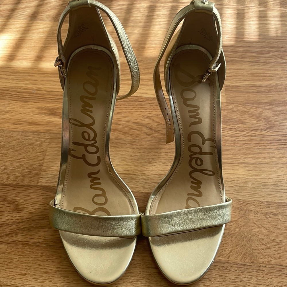 Super cute size 7 1/2 Sam Edelman gold heels